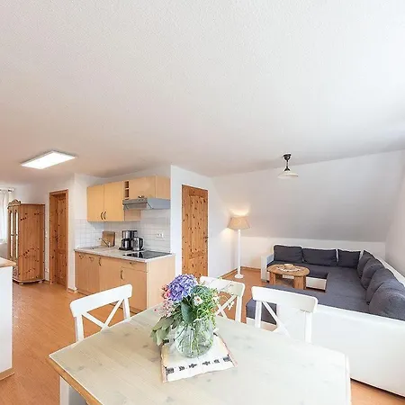 Moewenblick Fuer Max 6 Gaeste Mit Garten Apartment