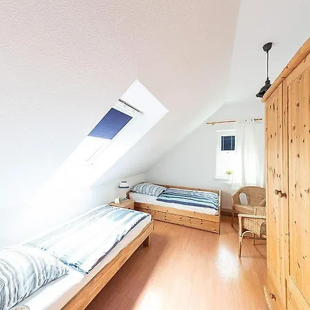 Moewenblick Fuer Max 6 Gaeste Mit Garten Apartment